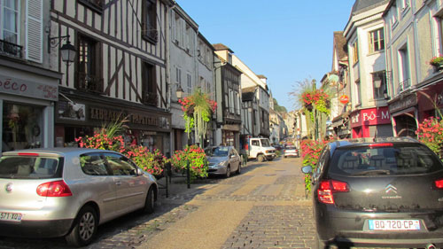Provins is a fantastically well-preserved medieval city on the border between the Île de France and Champagne regions.
