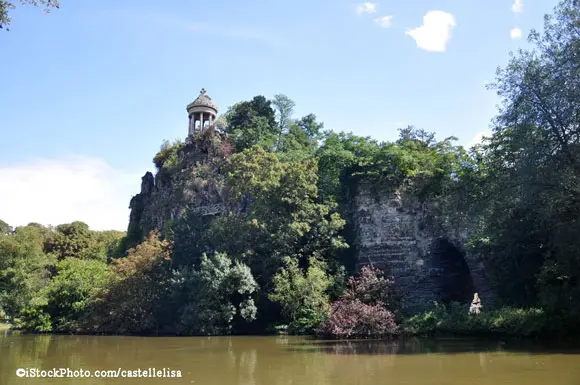Discover Waterfalls and Roman Temples in This Hidden Paris Park