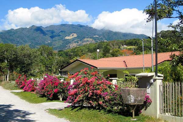 A typical scene in Boquete’s country lanes