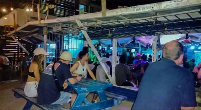 barrier reef sports bar
