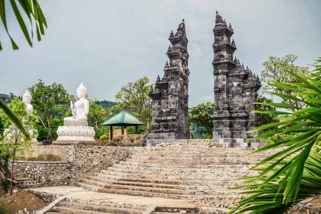 Lovina temples