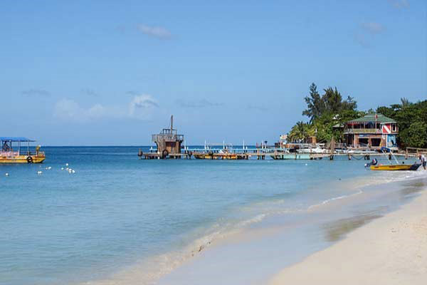 Scuba Diving and Kiteboarding in Roatan