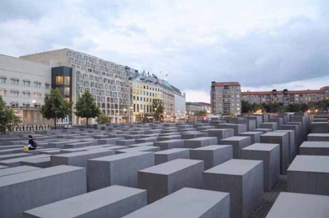 the holocaust memorial