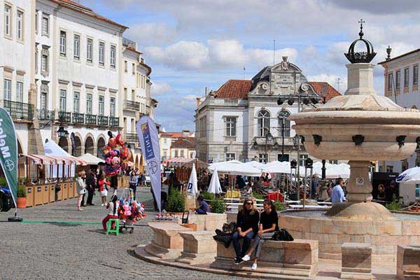 Giraldo Square (Praça do Giraldo) 