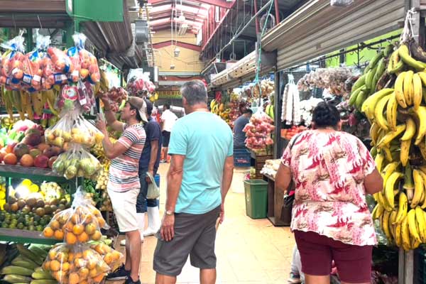 Grecia has a typical Costa Rican mercado central