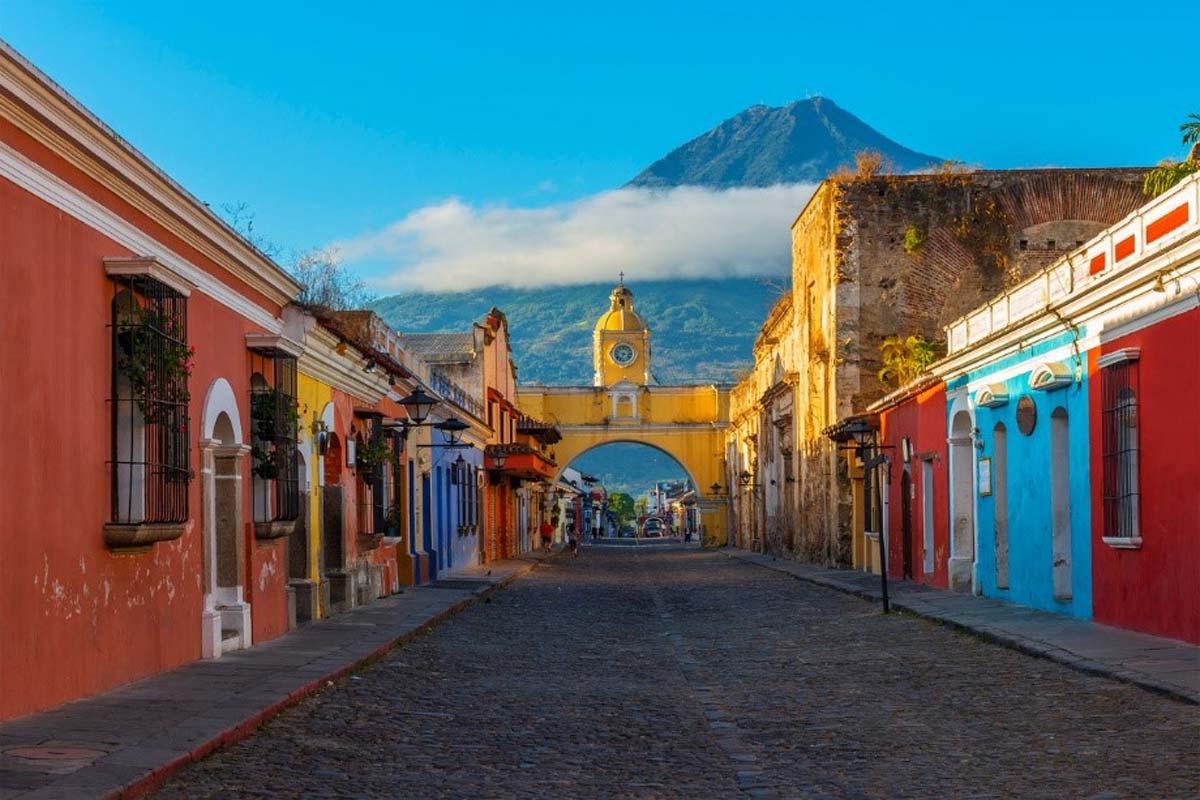 De la lucha contra el crimen en Nueva York a un negocio de turismo en Guatemala